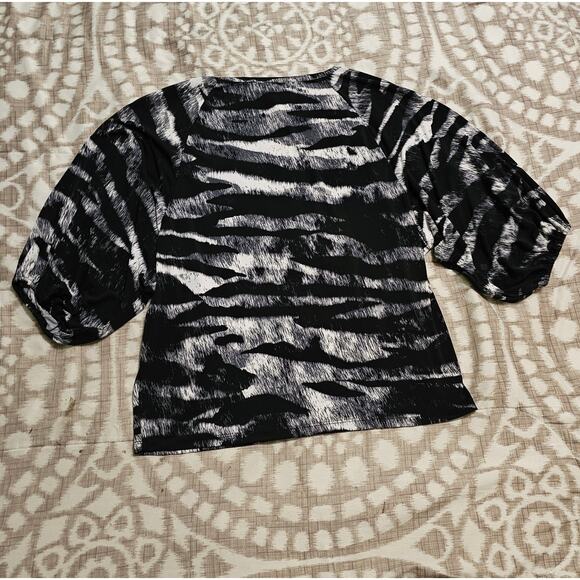 Micheal Kors Size L Black White 3/4 sleeve shirt Wide Sleeves - Picture 4 of 6